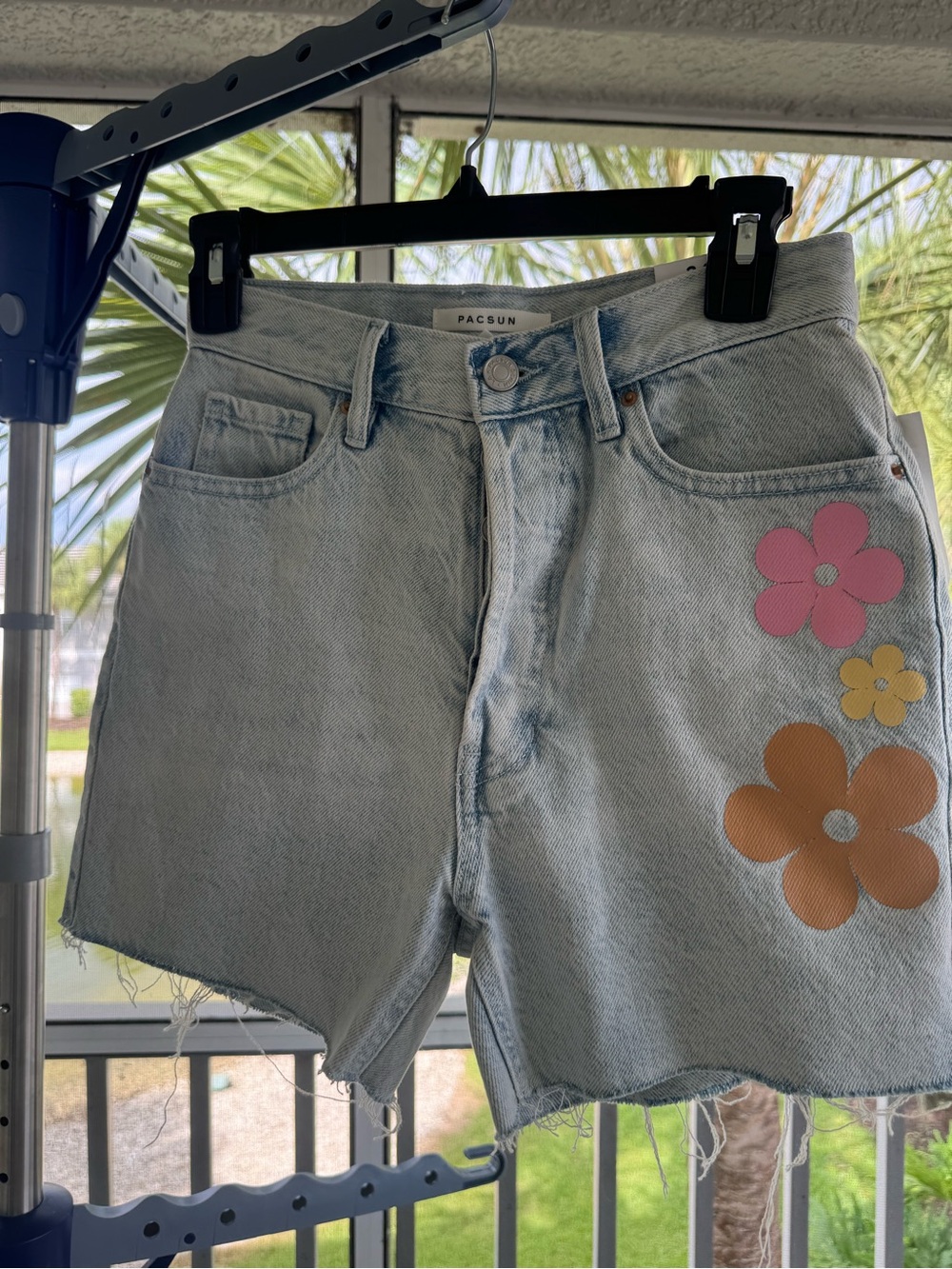 PacSun Light Wash Denim Shorts with Flower Appliqués